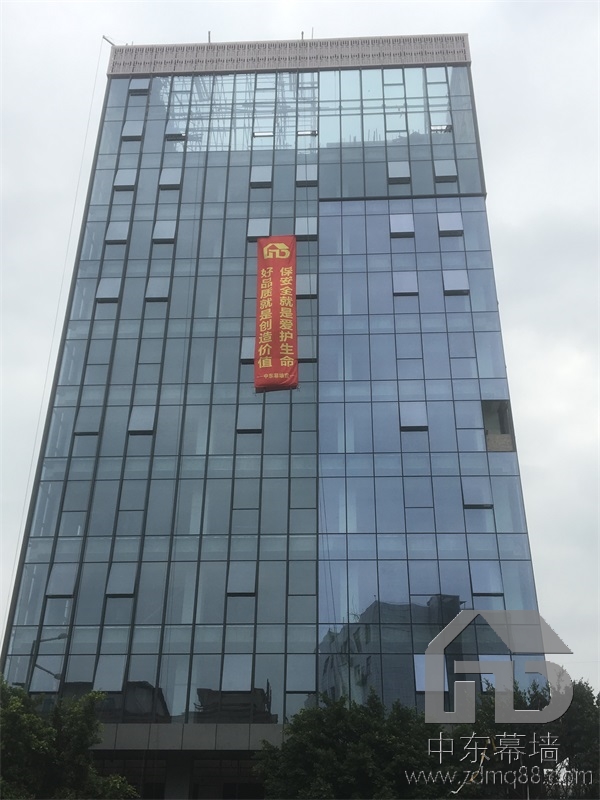 为什么大城市要用玻璃幕墙呢？中东幕墙公司